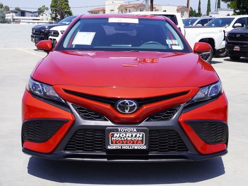 Certified 2022 Toyota Camry SE w/ Convenience Package FWD image 3