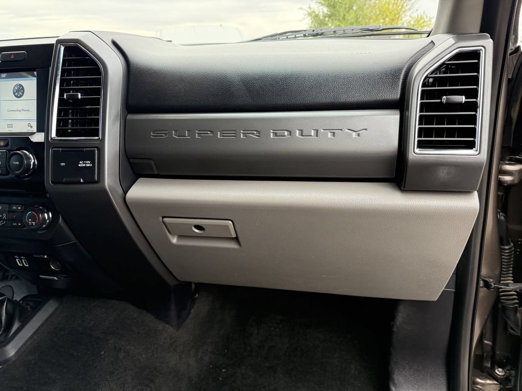 Used 2017 Ford F250 XLT w/ XLT Premium Package AWD/4WD image 18