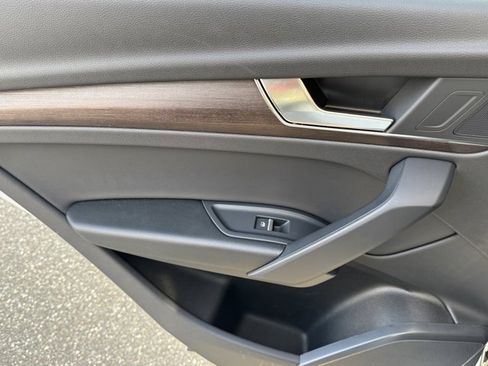 Certified 2025 Audi Q5 2.0T Premium w/ Convenience Plus Package image 35