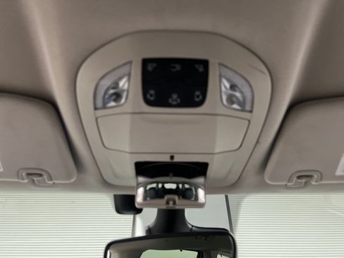 Used 2021 Chrysler Pacifica Touring-L FWD image 74