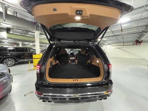 Used 2022 Lincoln Aviator Black Label w/ Dynamic Handling Package image 24