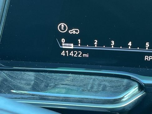 Certified 2021 Cadillac Escalade Premium Luxury w/ Driver Assist Tech Package image 43