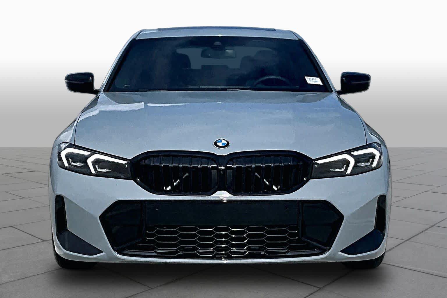 Used 2026 BMW 330i Sedan w/ M Sport Package RWD image 3