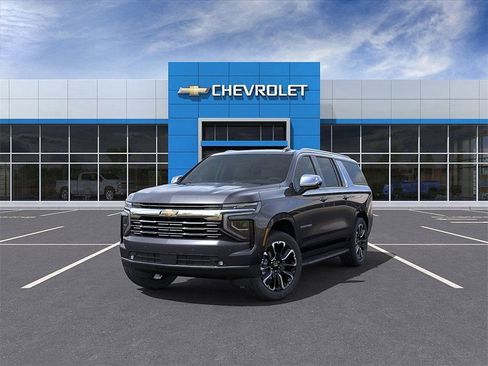New 2025 Chevrolet Suburban Premier image 8