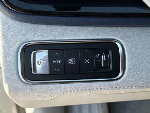 New 2026 Buick Enclave Avenir w/ Super Cruise Package FWD image 18