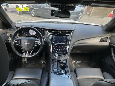 Used 2018 Cadillac CTS V w/ Luxury Package RWD image 17
