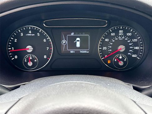 Used 2017 Kia Sorento FWD image 12
