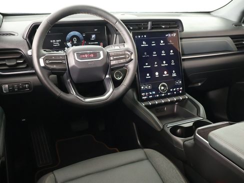 Used 2026 GMC Terrain AT4 w/ Convenience Package III AWD/4WD image 2