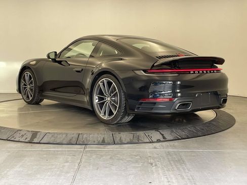 Used 2021 Porsche 911 Carrera RWD image 3