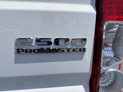 Used 2025 RAM ProMaster 2500 w/ Convenience Group FWD image 38