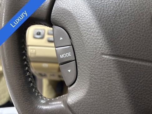 Used 2004 Lexus LS 430 RWD image 19