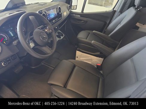 New 2025 Mercedes-Benz Sprinter 2500 image 8