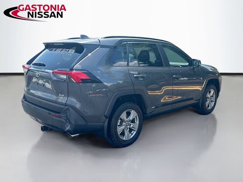 Used 2024 Toyota RAV4 XLE AWD/4WD image 9