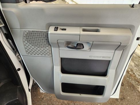 Used 2022 Ford E-350 and Econoline 350 Super Duty w/ Power Windows & Locks Group RWD image 17