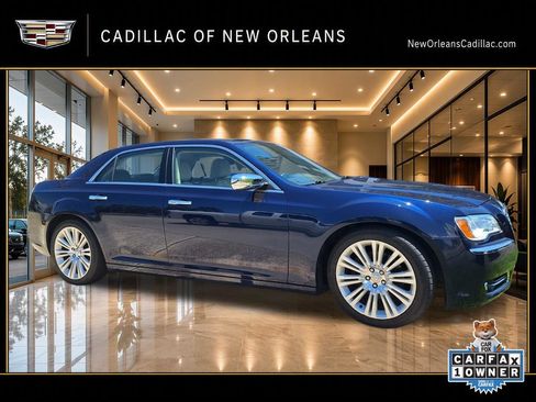Used 2013 Chrysler 300 C RWD image 1