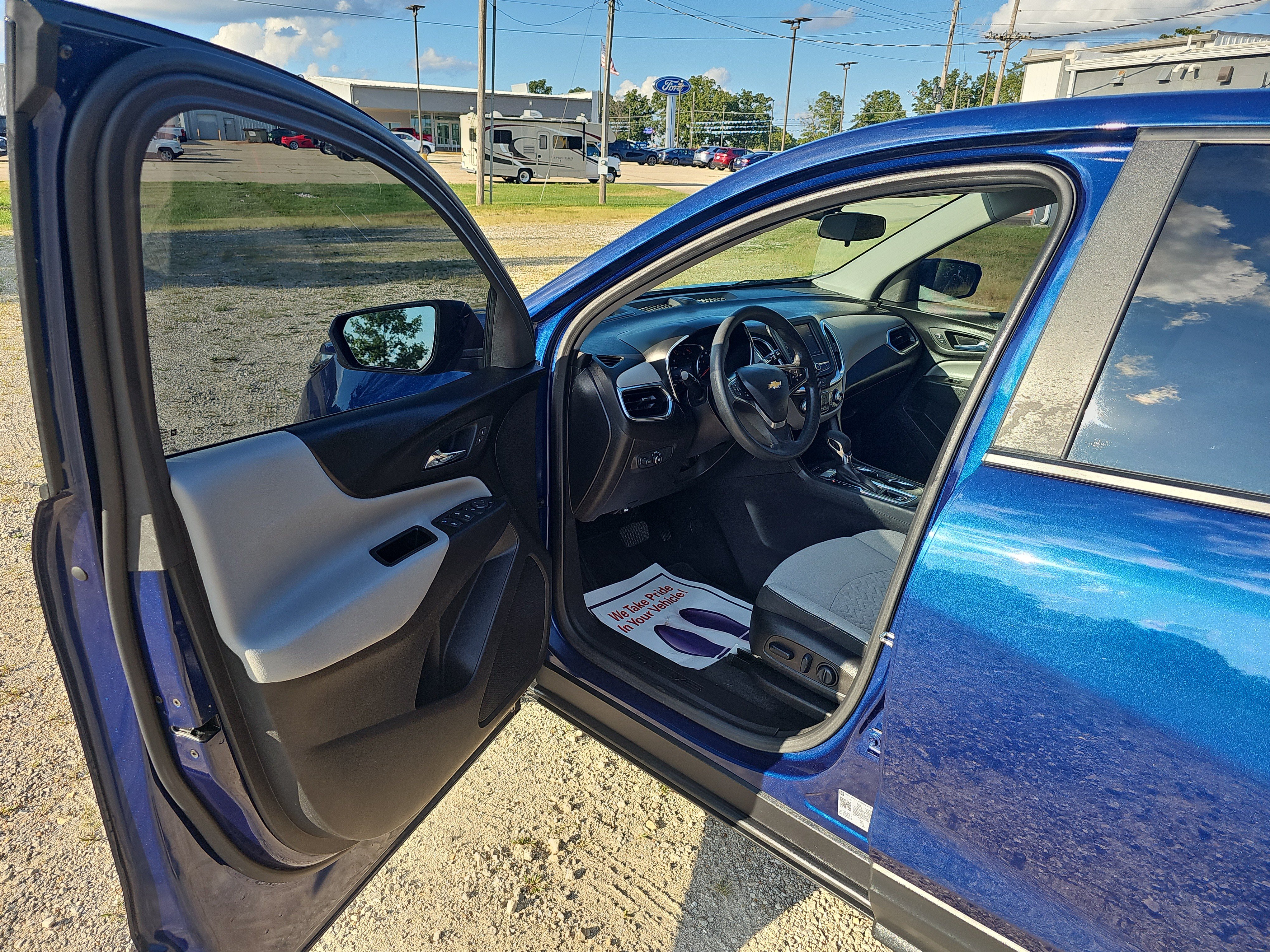 Used 2023 Chevrolet Equinox LS w/ LS Convenience Package AWD/4WD image 17