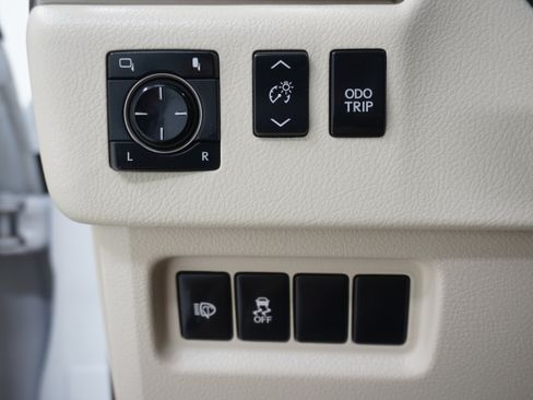 Used 2019 Lexus GX 460 Premium w/ Premium Package AWD/4WD image 29