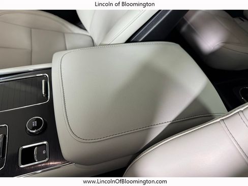 New 2026 Lincoln Aviator AWD image 31