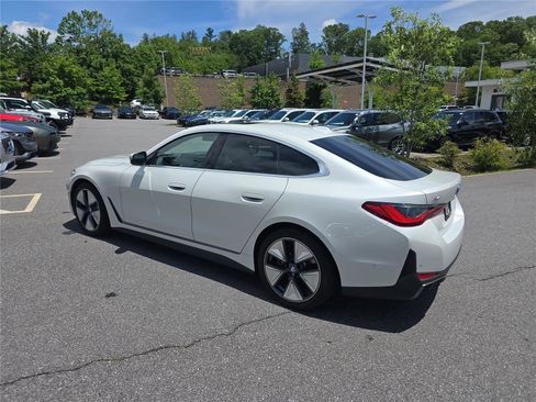 Certified 2025 BMW i4 eDrive40 w/ Premium Package RWD image 6