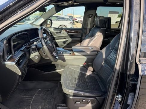 Used 2022 Cadillac Escalade Sport Platinum AWD/4WD image 14