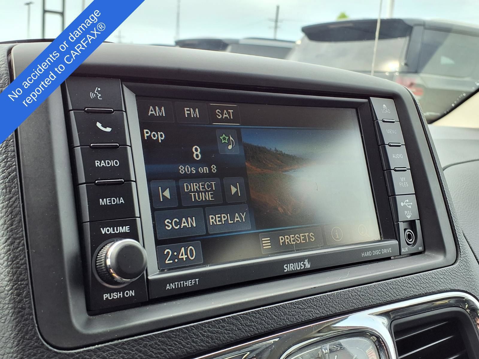 Used 2015 Chrysler Town & Country Touring-L FWD image 20