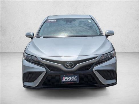 Used 2024 Toyota Camry SE FWD image 2