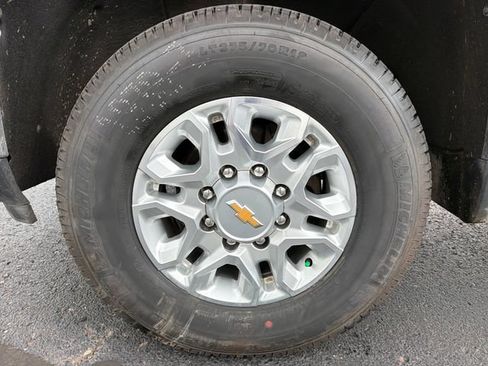 Used 2024 Chevrolet Silverado 2500 LTZ w/ LTZ Plus Package AWD/4WD image 14