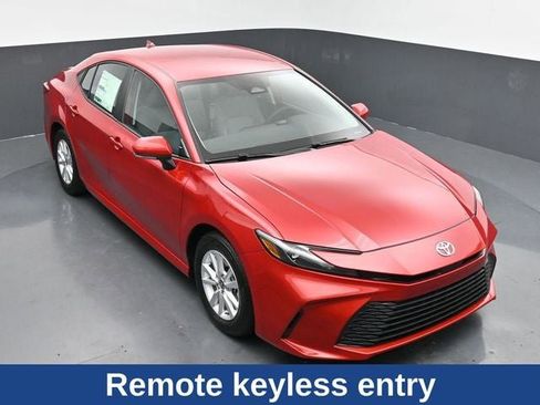 Used 2025 Toyota Camry LE FWD image 25