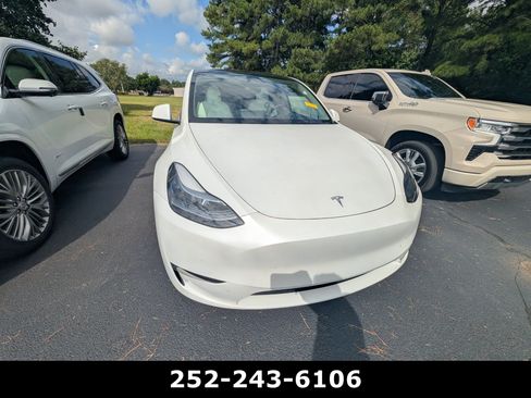 Used 2025 Tesla Model Y Long Range AWD/4WD image 3