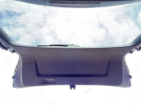 Used 2021 Volkswagen Atlas Cross Sport SE w/ Panoramic Sunroof Package image 13