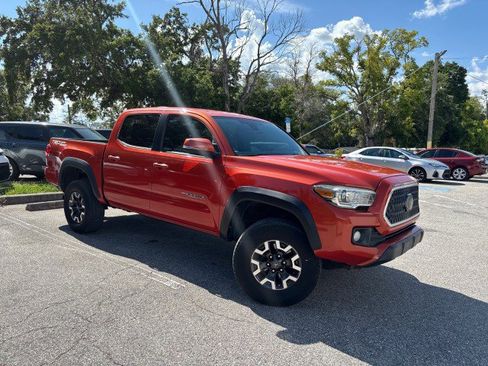 Used 2018 Toyota Tacoma TRD Off-Road image 6
