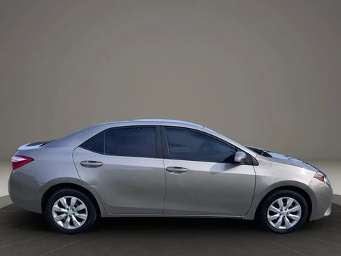 Used 2015 Toyota Corolla LE FWD image 3