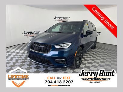 Used 2025 Chrysler Pacifica Limited