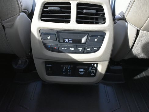 Used 2019 Honda Pilot Touring image 42