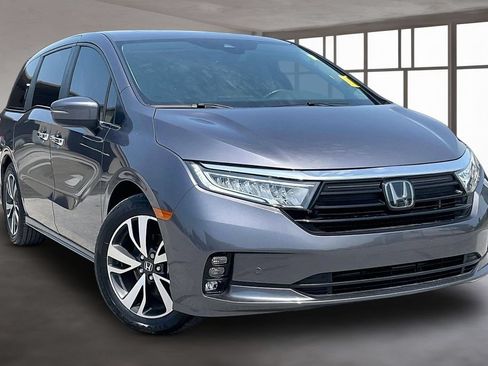 Used 2024 Honda Odyssey Touring image 3