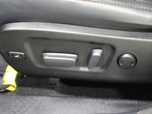 Used 2018 Toyota Highlander XLE w/ Protection Package #3 AWD/4WD image 5