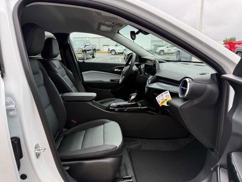 New 2026 Chevrolet Trax LT FWD image 3