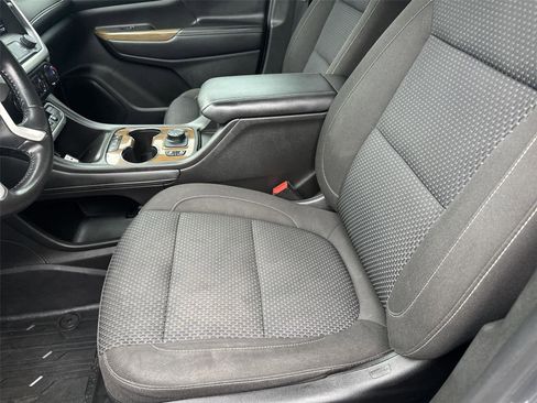 Used 2020 GMC Acadia SLE w/ Driver Convenience Package image 11