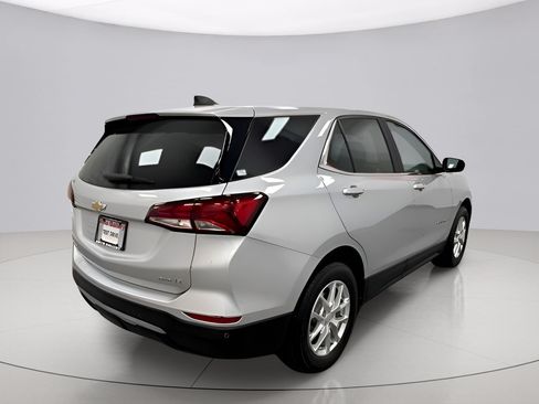 Used 2022 Chevrolet Equinox LT AWD/4WD image 3