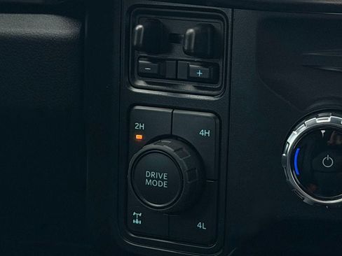 New 2026 Ford F250 Lariat w/ Black Appearance Package image 39