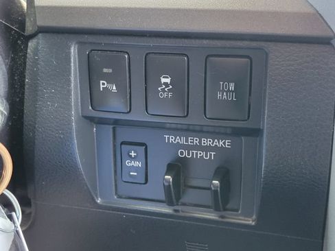 Used 2018 Toyota Tundra SR5 w/ TRD Off Road Package AWD/4WD image 14