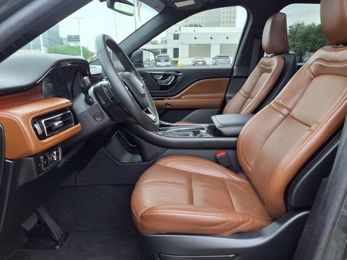 Certified 2023 Lincoln Aviator Reserve w/ Equipment Group 201A AWD/4WD image 4