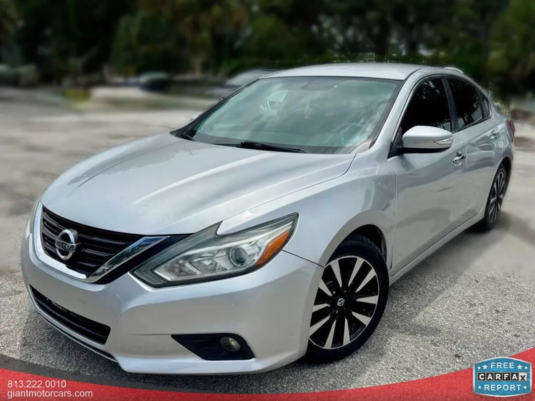 Used 2018 Nissan Altima FWD image 1