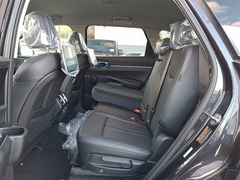 New 2026 Kia Sorento S image 6