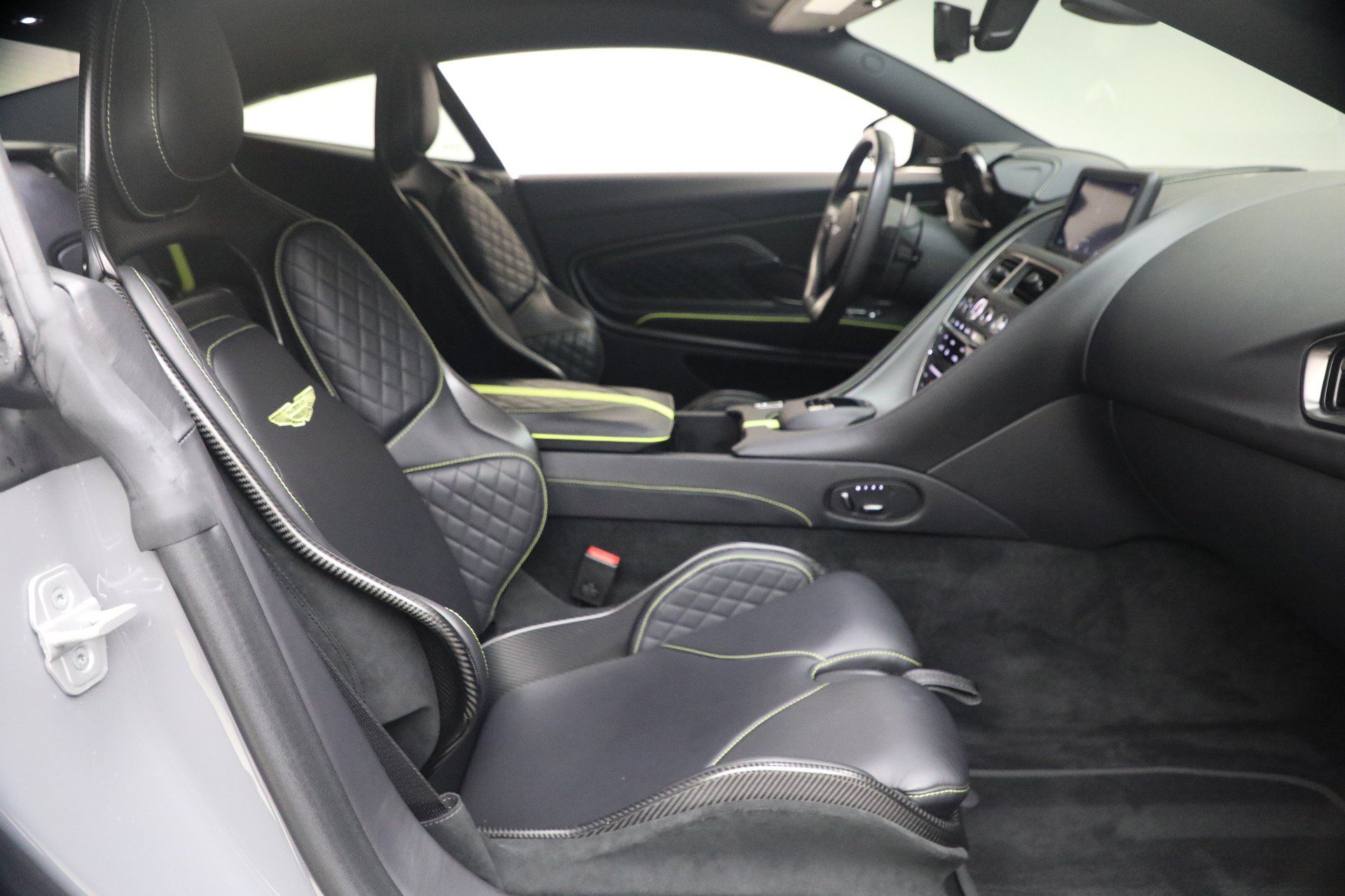 Used 2023 Aston Martin DBS Coupe RWD image 24