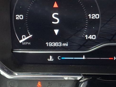 Used 2024 GMC Sierra 1500 Elevation image 21