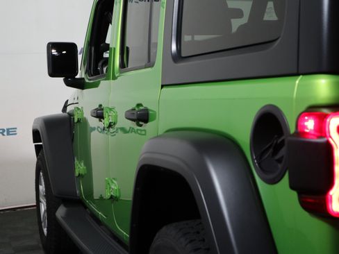 Used 2018 Jeep Wrangler Unlimited Sport S AWD/4WD image 10