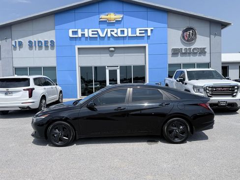 Used 2023 Hyundai Elantra SEL FWD image 4
