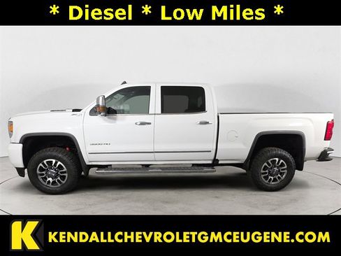 Used 2019 GMC Sierra 3500 SLT image 2
