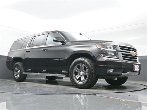 Used 2016 Chevrolet Suburban LT image 29